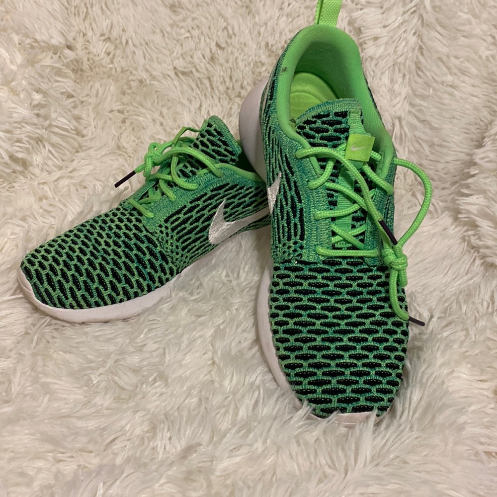 Womens Nike Roshe Flyknit